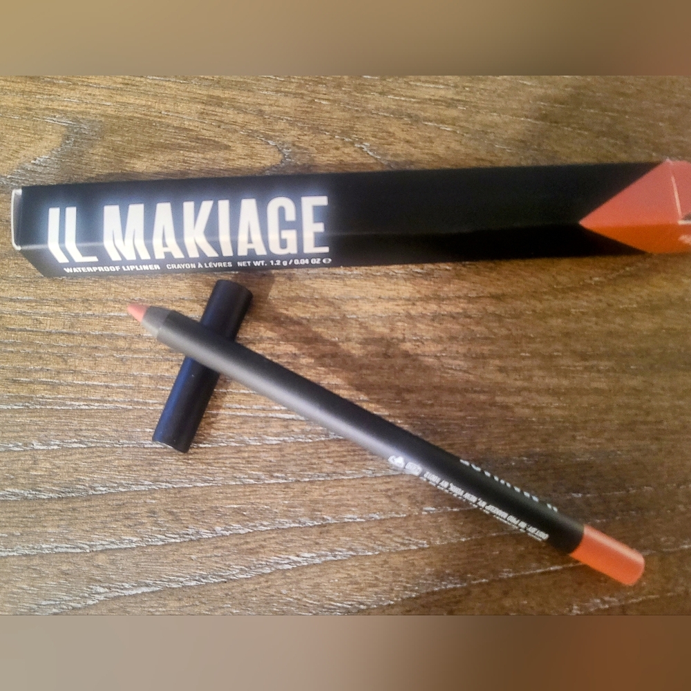 Il Makiage Long-Lasting Waterproof Lipliner